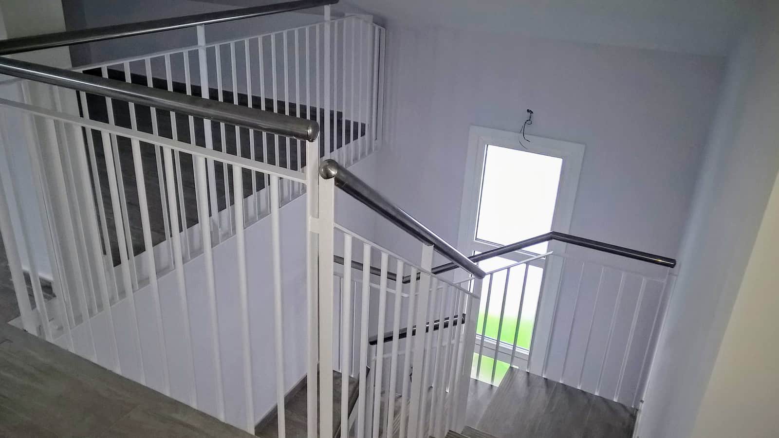 altamira_auzoa_71_busturia_interior_escalera_01 8 viviendas VPT Nabarniz 2